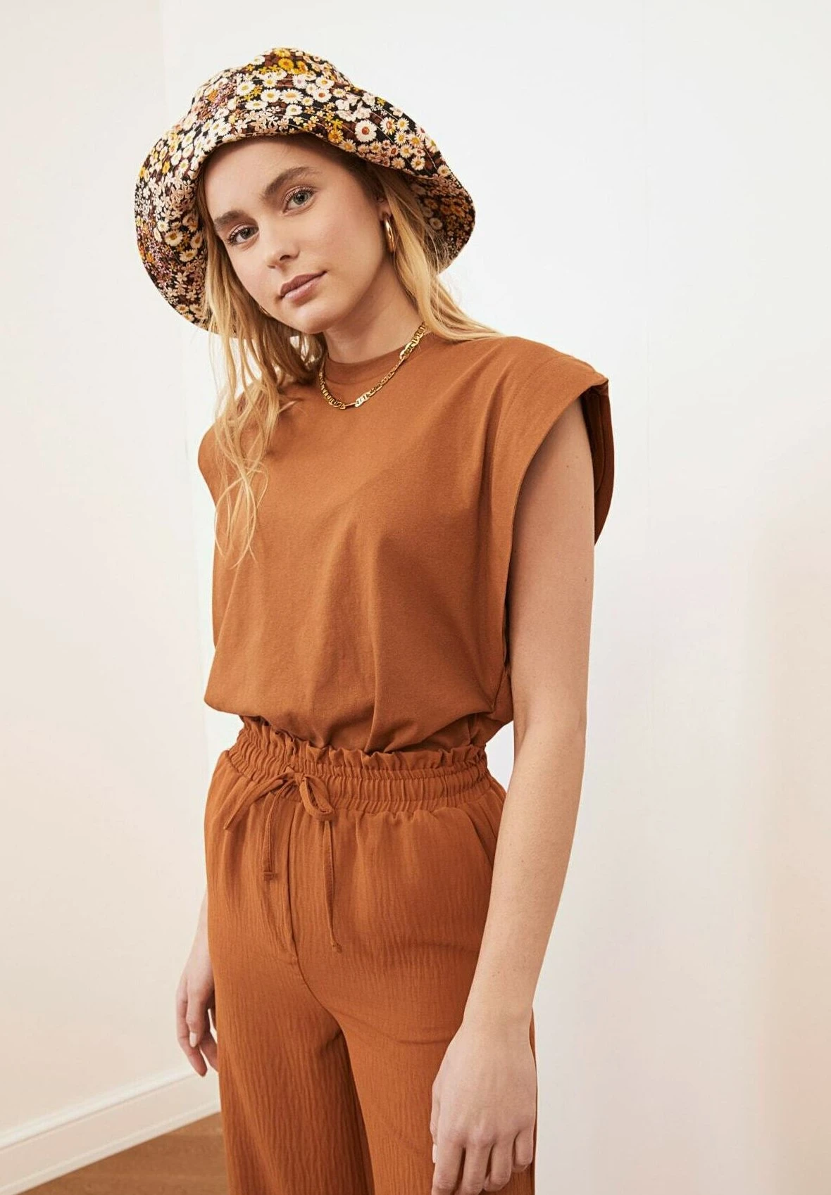 Trendyol T-Shirt Basic - Cinamon 5 Trendyol T-Shirt Basic - Cinamon - Afbeelding 5