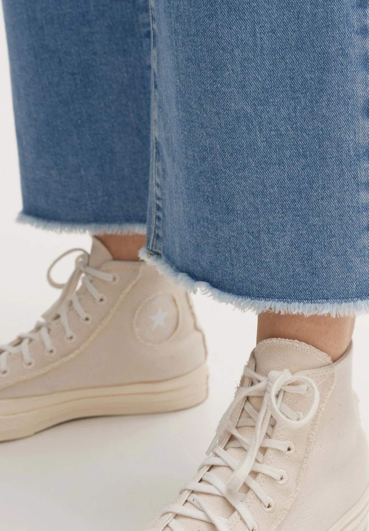 OPUS Momito- Straight Leg Jeans - Used Blue Wash 4 OPUS Momito- Straight Leg Jeans - Used Blue Wash - Afbeelding 4