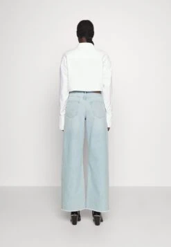 Fria Classic - Bootcut Jeans - Light Blue 9 Fria Classic - Bootcut Jeans - Light Blue -Only Mode Winkel 69551c065eb5452f9380dcfab6843f8c