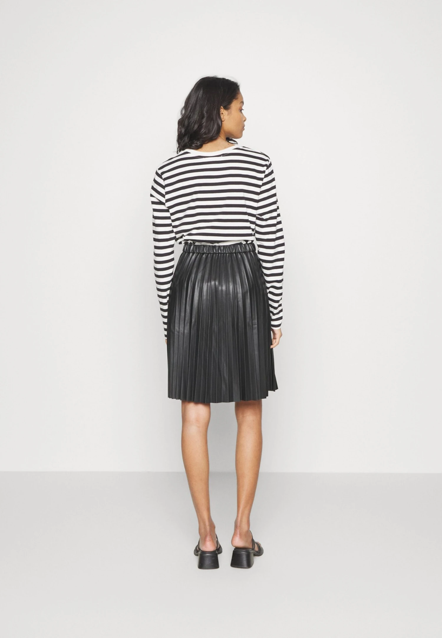 B.young Dasama Skirt - Plooirok - Black 5 B.young Dasama Skirt - Plooirok - Black - Afbeelding 5