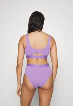 Adidas Sportswear Crop- Bustier - Lilac -Only Mode Winkel 6aab3a5adb55402d8d08cf99692f21b6