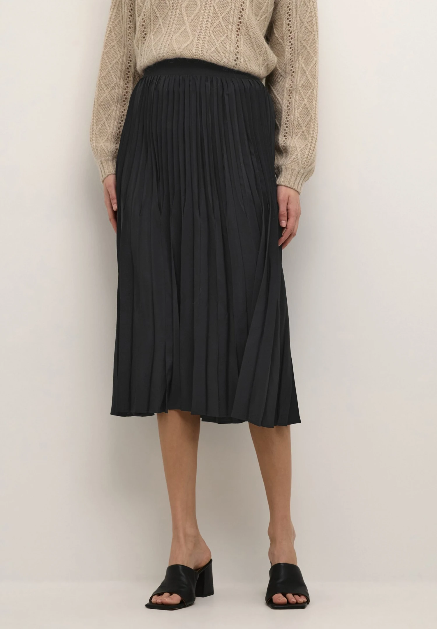 Culture Cuvienna - A-Lijn Rok - Black 1 Culture Cuvienna - A-Lijn Rok - Black