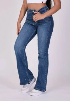 Flared Jeans - Bleu 8 Flared Jeans - Bleu -Only Mode Winkel 6db33d1f28a64c8ca3896571ec2bd799