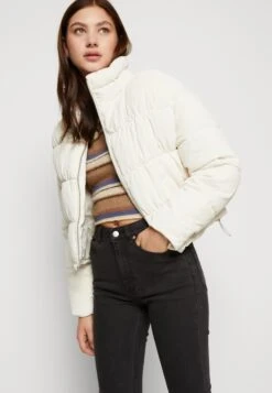 WEEKDAY Glow Curve - Flared Jeans - Black Lux 9 WEEKDAY Glow Curve - Flared Jeans - Black Lux -Only Mode Winkel 6e73a721f5b94a2997cc77748b51e876