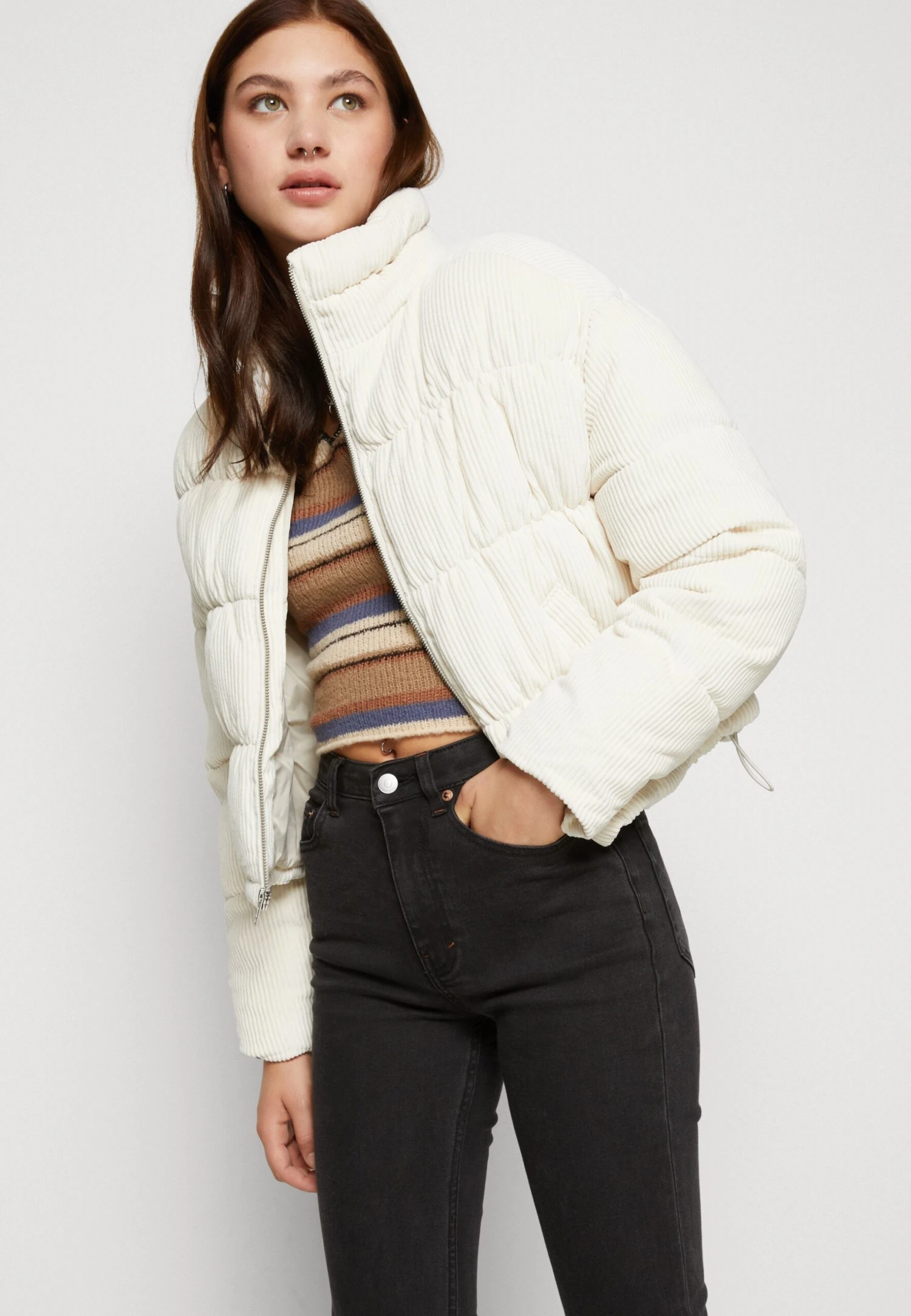 WEEKDAY Glow Curve - Flared Jeans - Black Lux 4 WEEKDAY Glow Curve - Flared Jeans - Black Lux - Afbeelding 4