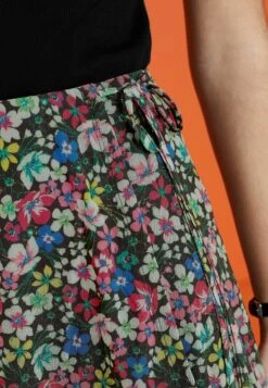 Next Tie DetailStandard - A-Lijn Rok - Black Floral 8 Next Tie DetailStandard - A-Lijn Rok - Black Floral -Only Mode Winkel 6ef7745a6fc048b6a3cfef9ee61d5649