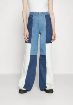 Farm Rio Patch Wide Pants - Relaxed Fit Jeans - Denim Blue