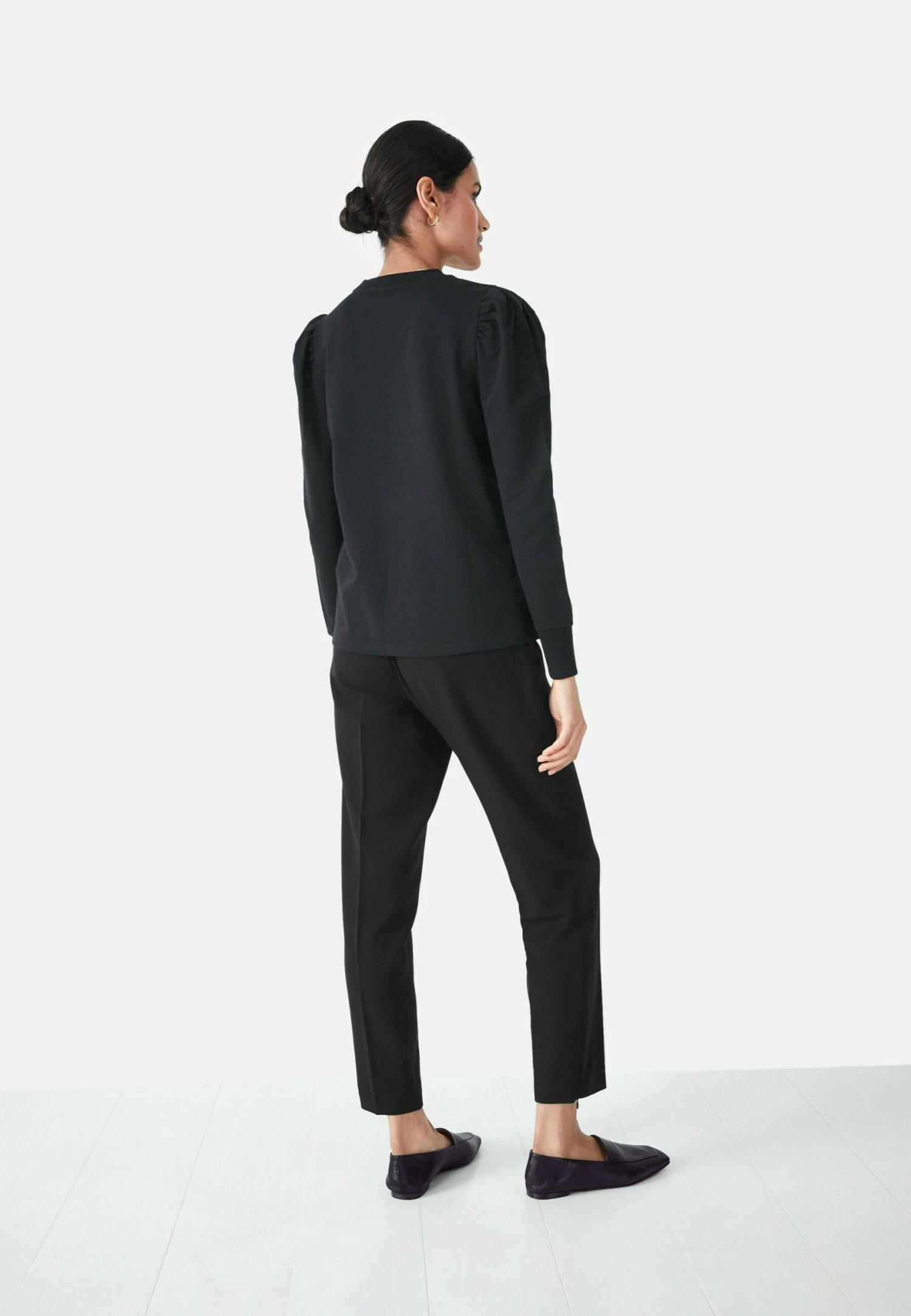 Bella Puff Sleeve - Longsleeve - Black 3 Bella Puff Sleeve - Longsleeve - Black - Afbeelding 3