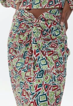 With Slit Detail - A-Lijn Rok - Geo Print 7 With Slit Detail - A-Lijn Rok - Geo Print -Only Mode Winkel 70c3bd0c05984340bbd6b044d848dd2b
