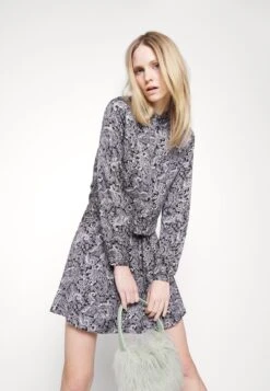 THE KOOPLES Jupe - Minirok - Black White 9 THE KOOPLES Jupe - Minirok - Black White -Only Mode Winkel 73bc3f3efb9548c0b461da3e57744873