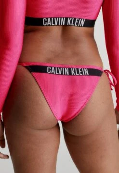 String Side Tie - Bikinibroekje - Pink Flash 14 String Side Tie - Bikinibroekje - Pink Flash -Only Mode Winkel 74d0eaa13a624810a437cd11a7ad0d44