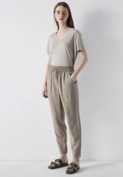 Ipekyol Drapey Fit - Trainingsbroek - Mink -Only Mode Winkel 76d9bbd1fc02415e97f5023142177f04