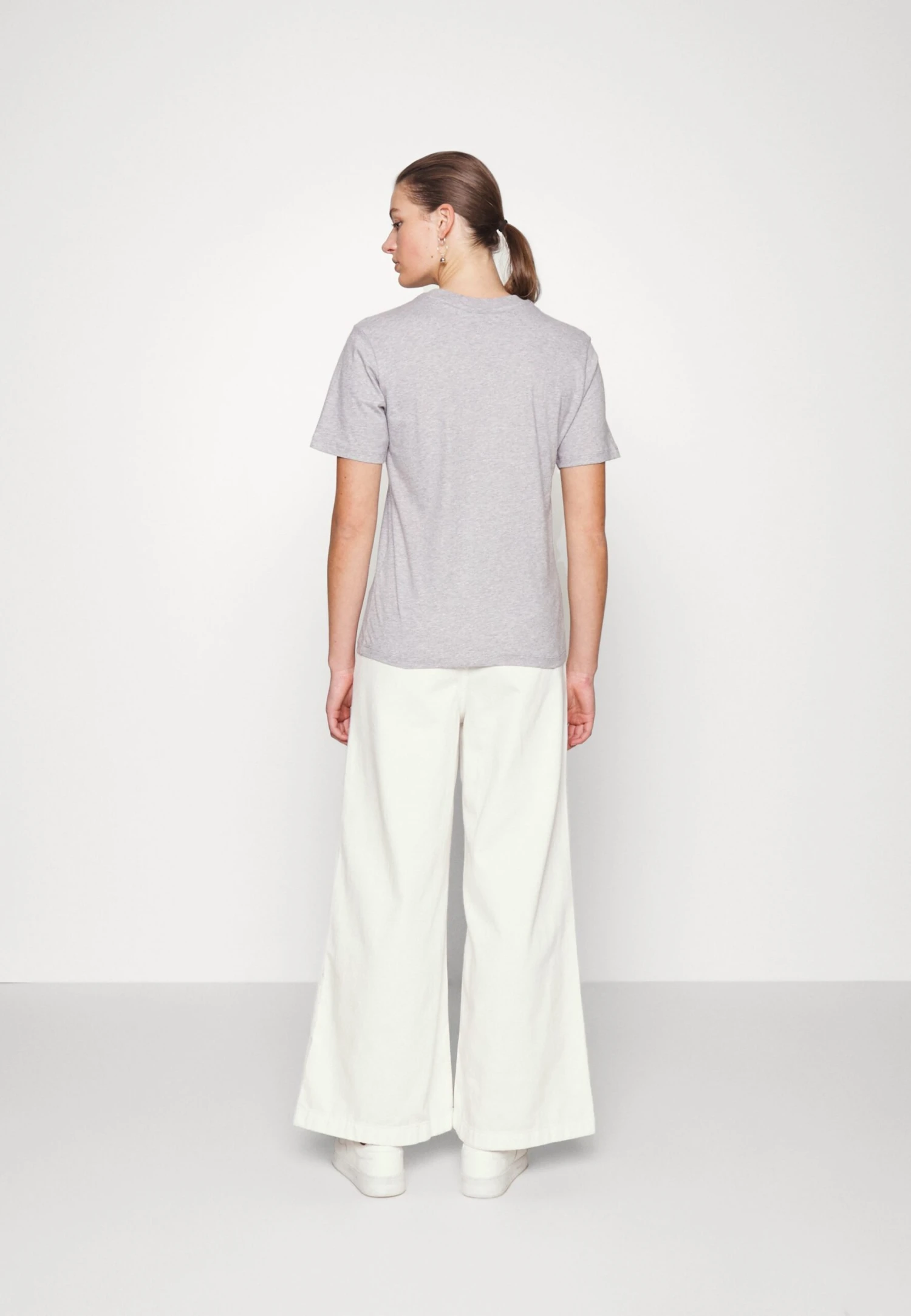 Patrizia Pepe Pantaloni/Trousers - Jeans Tapered Fit - Bianco 3 Patrizia Pepe Pantaloni/Trousers - Jeans Tapered Fit - Bianco - Afbeelding 3