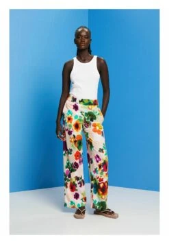 ESPRIT Service - Broek - Green -Only Mode Winkel 78463ea46063450e84d698dbb6c560f6