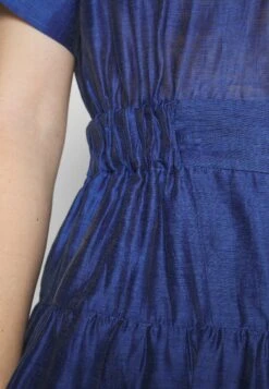 Sandro Cocktailjurk - Bleu Foncé 15 Sandro Cocktailjurk - Bleu Foncé -Only Mode Winkel 786dab200ea74b5d89105338158b6421