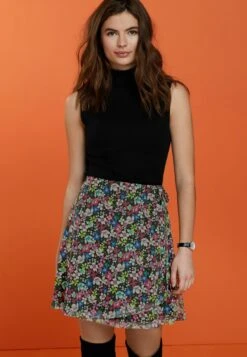 Next Tie DetailStandard - A-Lijn Rok - Black Floral 6 Next Tie DetailStandard - A-Lijn Rok - Black Floral -Only Mode Winkel 78fc0647e1214f53b190a36f14db382e
