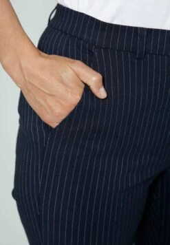 Broek - Marineblau Weiß -Only Mode Winkel 797b69f72b6348fa8d5e705237486bed