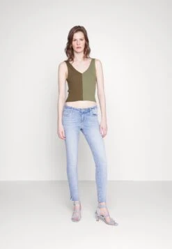 AG Jeans Jeans Skinny Fit - Light Blue 7 AG Jeans Jeans Skinny Fit - Light Blue -Only Mode Winkel 7ae78d95106d4aadbcc08717fb73a09e