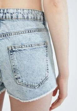 DeFacto Jeansshort - Blue -Only Mode Winkel 7b3589a143494a108f3f2aa2266ef086