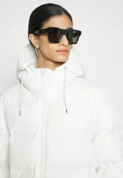 Rains Alta Long Puffer Unisex - Winterjas - Powder -Only Mode Winkel 7d4cb645be1e4ad1b5455c8f0ded0845