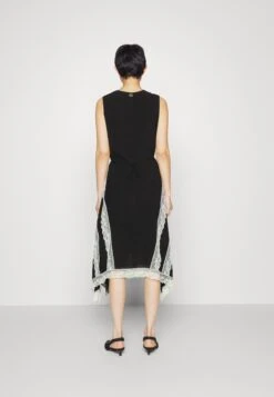 TWINSET Simple Beauty - Cocktailjurk - Nero/Neve -Only Mode Winkel 7de648bf4d5e4c6ab0a64a63e00c14ec