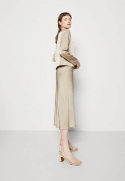 Calvin Klein Light Weight Midi Skirt - A-Lijn Rok - Medium Taupe -Only Mode Winkel 7e13aff992f3431799f8f44bb89d1f15