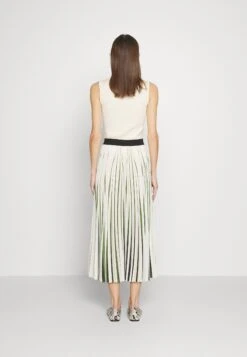 Paniere - Plooirok - Verde -Only Mode Winkel 7e8fc4ea22b64554833057a22ec2a9ea