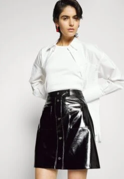 Hugo Ralinara - Minirok - Black 9 Hugo Ralinara - Minirok - Black -Only Mode Winkel 7ea8fc98852942bd889f0f023a254ce5