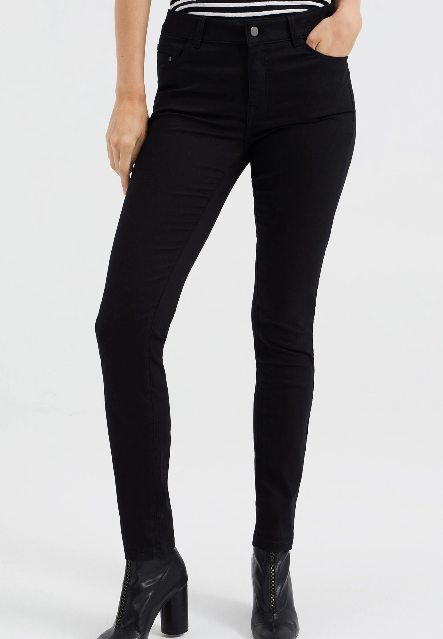 WE FASHION High Rise - Jeans Skinny Fit - Black 1 WE FASHION High Rise - Jeans Skinny Fit - Black