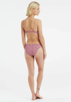 Protest Set Wire B C - Bikini - Chilirust 11 Protest Set Wire B C - Bikini - Chilirust -Only Mode Winkel 7ee6b3af7c674e38ac0331cf67b6b0f8