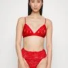 WEEKDAY Gigi Lace Bralette 2 Pack - Triangel Bh - Red/Light Blue