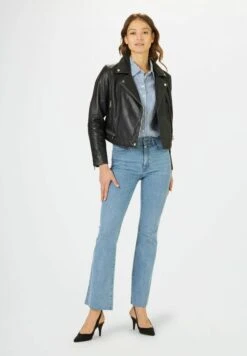 Flared Jeans - Jeans 8 Flared Jeans - Jeans -Only Mode Winkel 82f7fd140d1449488f900746726a03f9