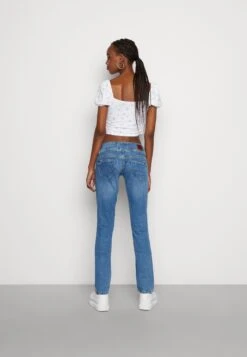 Pepe Jeans Venus Straight Fit Low Waist - Straight Leg Jeans - Blue 8 Pepe Jeans Venus Straight Fit Low Waist - Straight Leg Jeans - Blue -Only Mode Winkel 838bf542f26b4b39af6ef3511ce9f4d7