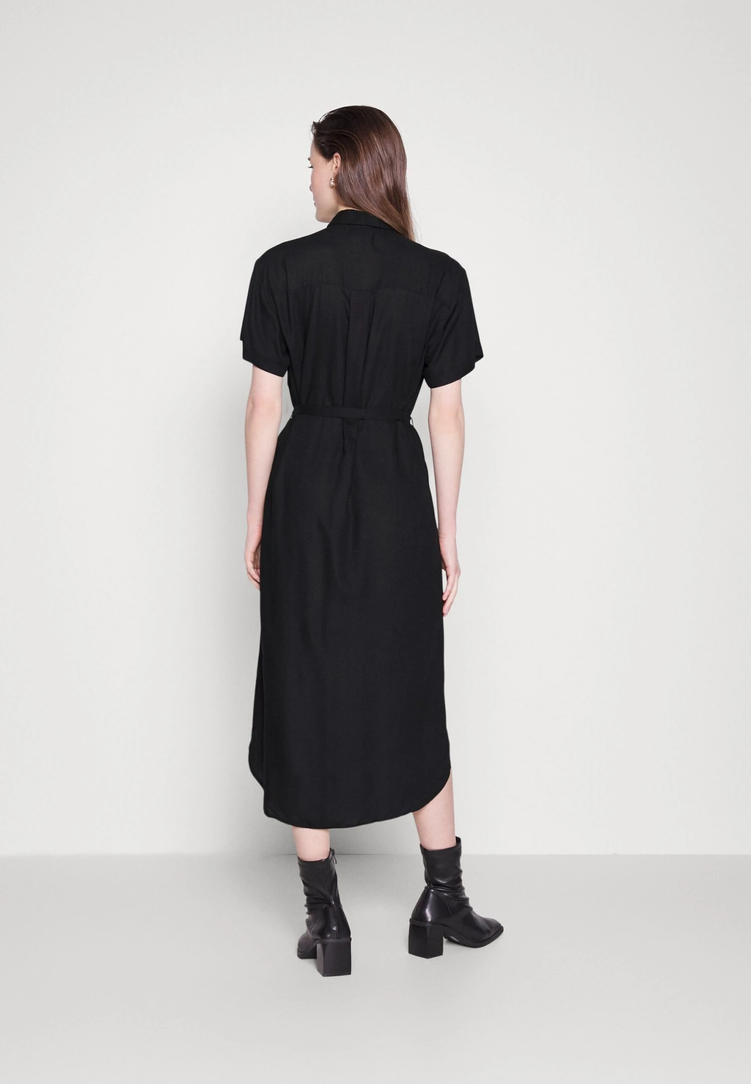 Vero Moda Tall Vmbumpy Calf Shirt Dress - Blousejurk - Black 3 Vero Moda Tall Vmbumpy Calf Shirt Dress - Blousejurk - Black - Afbeelding 3