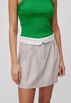 Ruth - Plooirok - Hellbeige