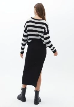 Mit Seitlichem Schlitz - Kokerrok - Black 7 Mit Seitlichem Schlitz - Kokerrok - Black -Only Mode Winkel 85b7dcda7f754edf9e224e1a28f041ae