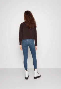 Gina Tricot Highwaist - Jeans Skinny Fit - Classic Blue -Only Mode Winkel 86952c56a52645229b2d901af4640326