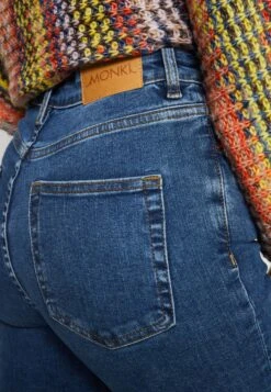 Monki Slim Fit Jeans - Blue -Only Mode Winkel 89552c43783a431285b6b7aa536994c9