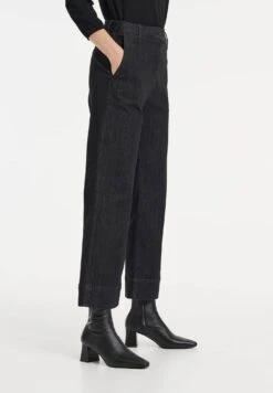 OPUS Mila Pure - Flared Jeans - Deep Black 14 OPUS Mila Pure - Flared Jeans - Deep Black -Only Mode Winkel 8a0016c582074b53adc43ab652fc9f68