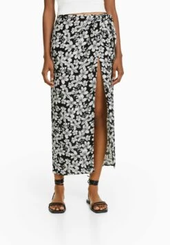 BERSHKA Floral Print - Wikkelrok - Black