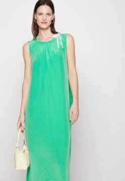 MARC CAIN Jurk - Bright Basil Leaf 11 MARC CAIN Jurk - Bright Basil Leaf -Only Mode Winkel 8d2b1e5b97194baa8de9cc7e568113bc