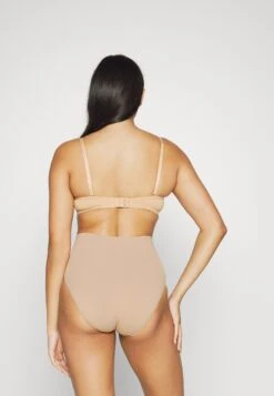 Spanx Ecocare Everyday Shaping Brief 2-Pack - Shapewear - Toasted Oatmeal -Only Mode Winkel 8e3abe75503b4b529015aa97f8977c3b