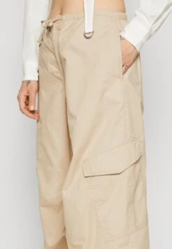 Gina Tricot Parachute Trousers - Cargobroek - Beige -Only Mode Winkel 8f57ec5f54f64d5191e0f6d45225c263