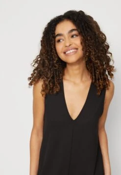 ONLY Onlbianca V Neck Dress - Jerseyjurk - Black 9 ONLY Onlbianca V Neck Dress - Jerseyjurk - Black -Only Mode Winkel 907aefc9e8984702ba3bae7a1ff6b3d8
