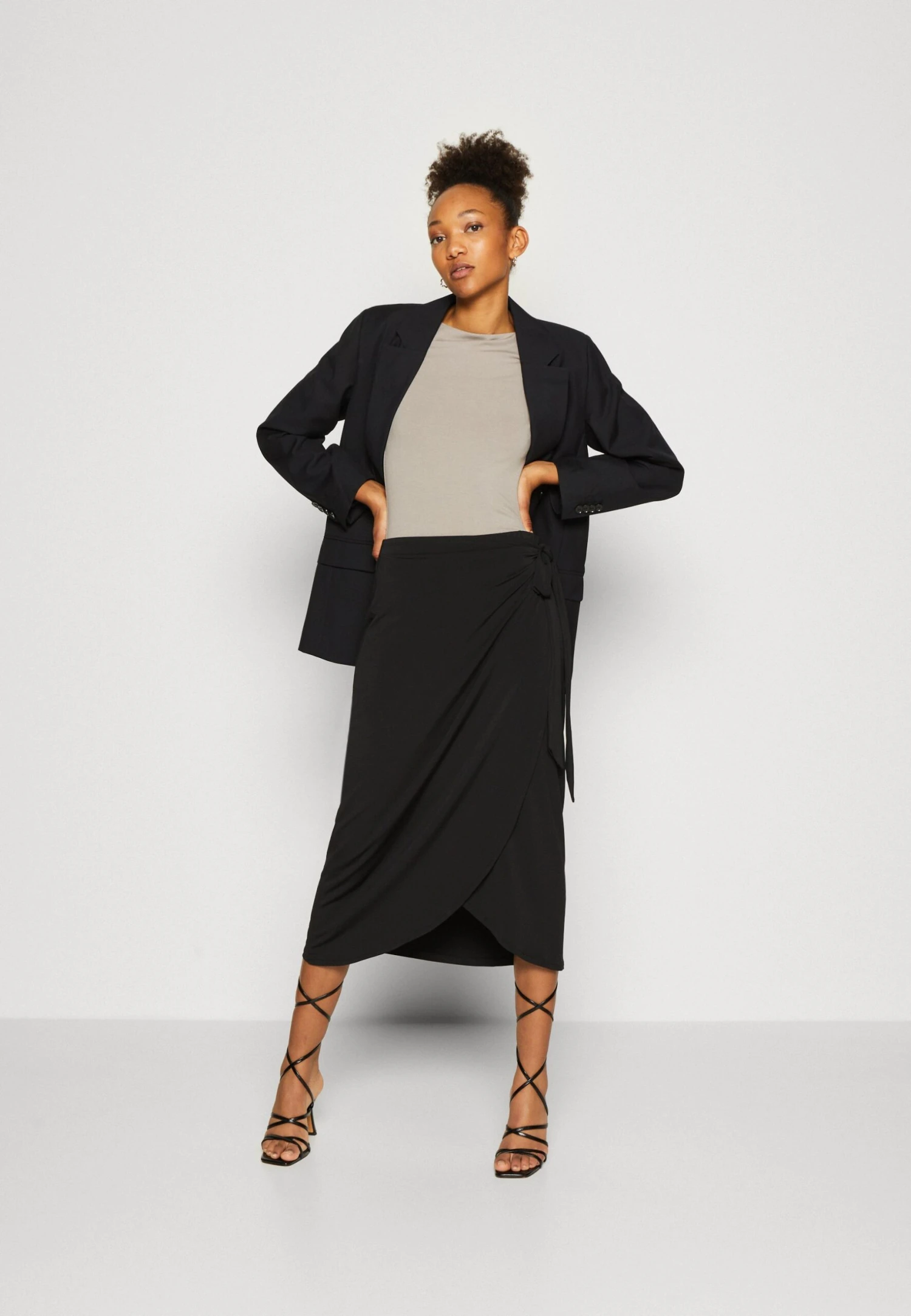 Vmfrances Calf Skirt - Wikkelrok - Black 2 Vmfrances Calf Skirt - Wikkelrok - Black - Afbeelding 2