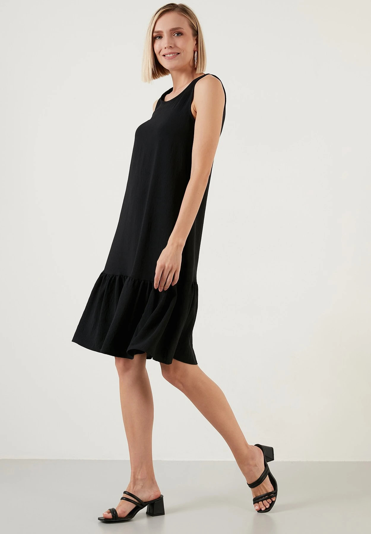 LELA Regular Fit- Jurk - Black 2 LELA Regular Fit- Jurk - Black - Afbeelding 2