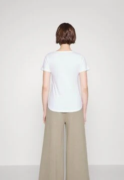 Abercrombie & Fitch 3 Pack - T-Shirt Basic - Brill White/Zephyr/Heather Grey 10 Abercrombie & Fitch 3 Pack - T-Shirt Basic - Brill White/Zephyr/Heather Grey -Only Mode Winkel 9311bce699804f23ab68aa5eea2356af