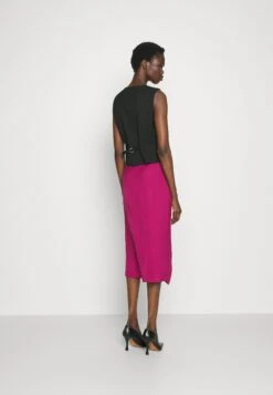 TWINSET Skirt - Kokerrok - Raspberry Radiance 7 TWINSET Skirt - Kokerrok - Raspberry Radiance -Only Mode Winkel 949812e6c7ec47f891e108f29330a5f3