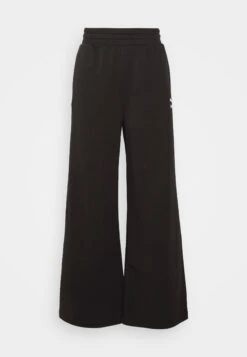 Puma Classics Relaxed Tr - Trainingsbroek - Black 14 Puma Classics Relaxed Tr - Trainingsbroek - Black -Only Mode Winkel 94a5c90832ee44a8b041c3ba510bce19