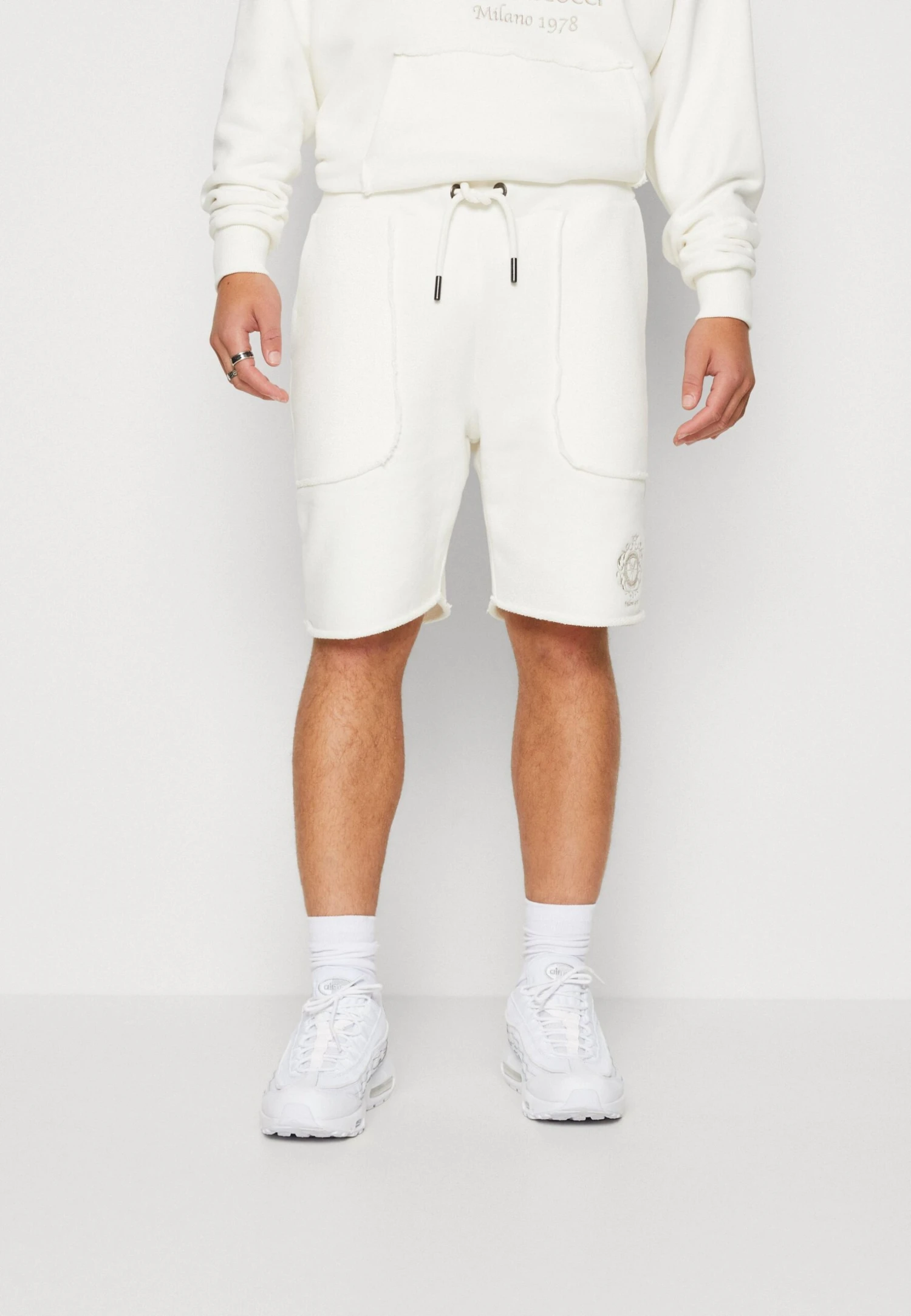 CARLO COLUCCI Unisex - Shorts - Offwhite 1 CARLO COLUCCI Unisex - Shorts - Offwhite